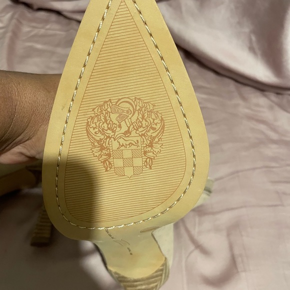 Vince Camuto slouch bootie. Pointed toe - Picture 5 of 5